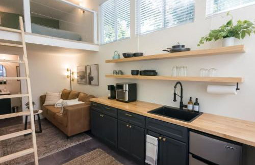 Moody and Bright - Peaceful St less than 5 min to the Action - Foto 1