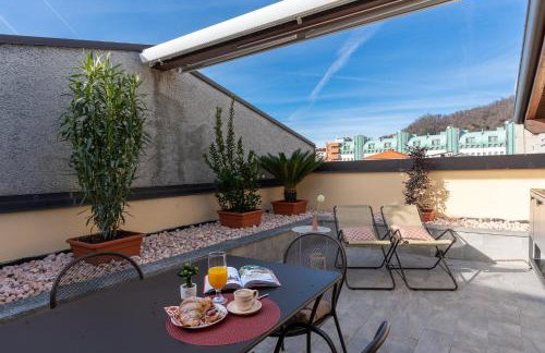 Loft Park & Rail free Parking - Photo 3