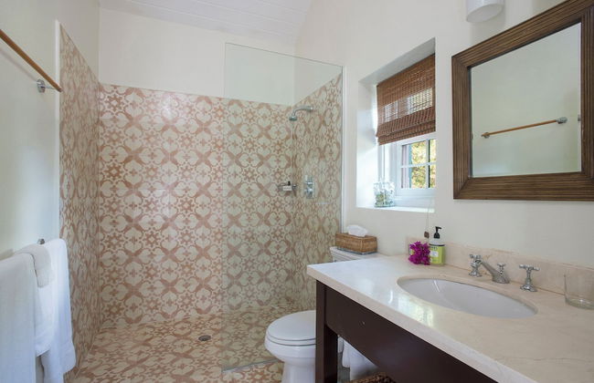 Pink Sands Paradise: Luxury Estate With Pool - Foto 3