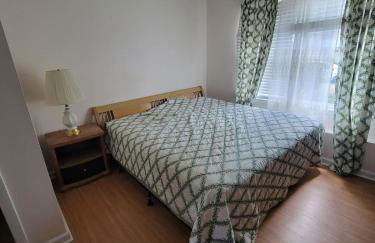 Great 4BR Home Near Emerald Pointe & Downtown - Foto 50