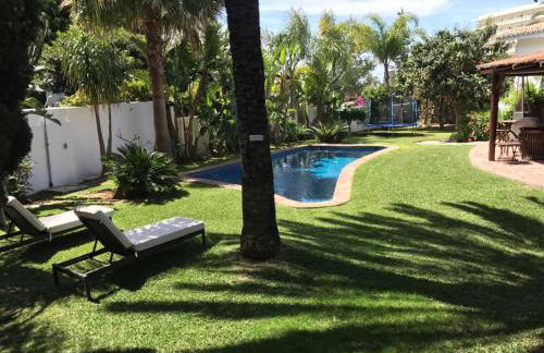 Villa with Heated Pool and Jacuzzi close to Puerto Banus and Beach - Photo 1