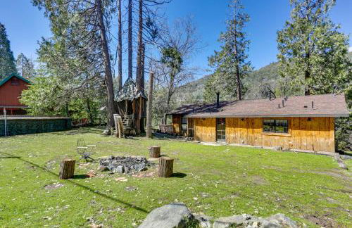 9 Mi to Bass Lake Cabin with Fire Pit in Wishon! - Foto 24