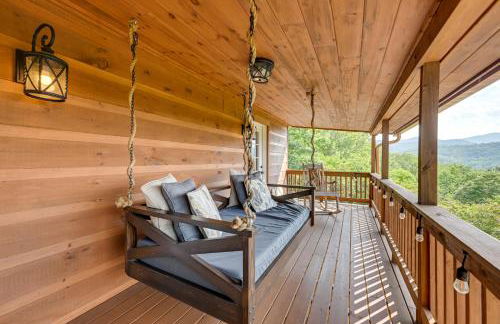 Beautiful Franklin Home with Bunkhouse and Hot Tub! - Foto 31