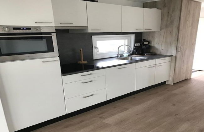 Comfortable Chalet With Microwave, on a Holiday Park 1 km. From the Beach - Photo 5