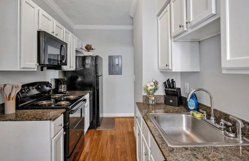 1st Floor 2BD Near Duke & Downtown - Photo 17