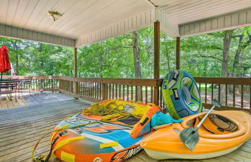 Waterfront Sparta Gem with Fire Pit and Kayak! - Foto 24