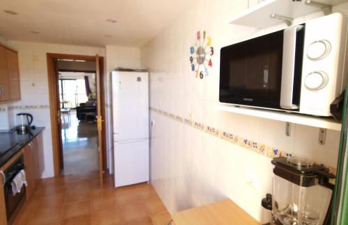 Piso muy cómodo en Estepona, Zona Selwo - Photo 3