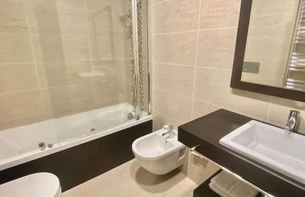 Piso de lujo con piscina y gym, a 2min de la playa - Foto 9