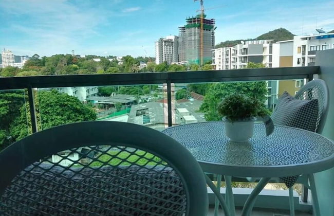 Sonrisa Sriracha - Photo 33