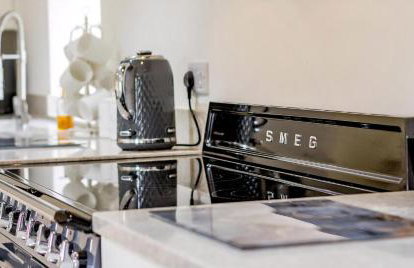 Cottage In Norfolk Sleeps 23 - Private Pool, Fishing Lake, Hot Tub Ref 99008Sc - Foto 12