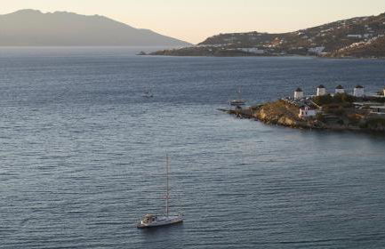 Bonzoe Suites & Villas - Photo 29