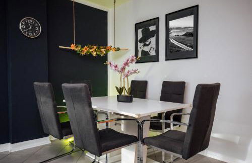 bold & black - balcony - Netflix - Wifi - 5 Person - Foto 7