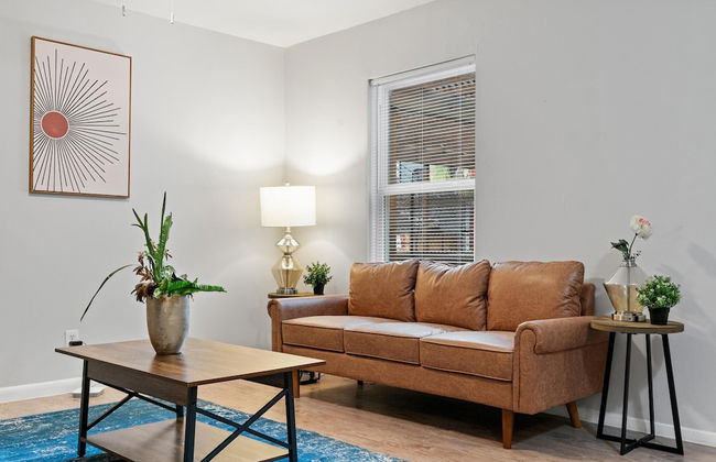 Stylish 1BR Near UT Highland Evonify - Photo 1