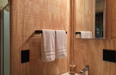 Retro Retreat with Hot Tub, Sauna & Arcade - Foto 51