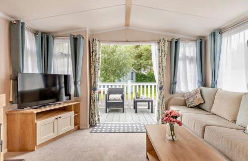 Rated Superb - Award-Winning Family Holiday Park - Live Shows, Themed Events, and Activities for All Ages, Day and Night - WiFi, Netflix, Linens - Gym, Sauna - Spotless, Quiet, Secluded, Parking - Restaurant, Shop, Bar - Foto 7