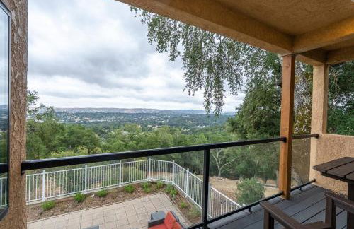 Mid-Mod Hilltop Retreat Views & Local Wildlife - Foto 12