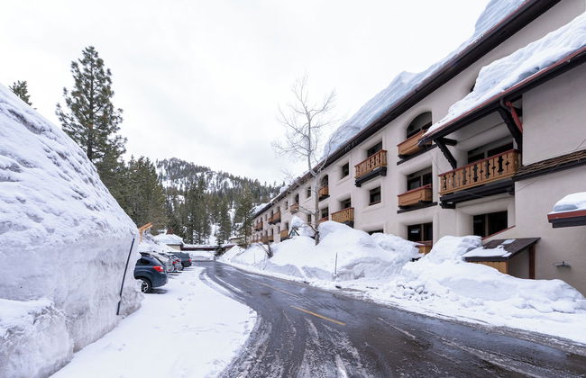 Olympic Village Inn - Photo 47