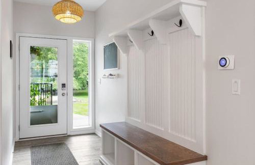 Spacious A-Frame with Lake Michigan Views & Hot Tub-Family Friendly - Foto 10