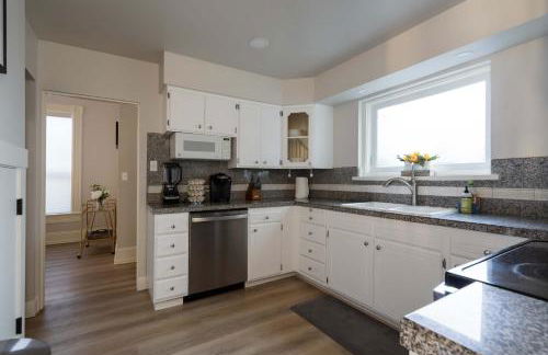 Alphabet District - 2BR Retreat - Prime Locale - Foto 4