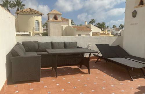 Modern, lovely, poolside 2 bedroom apartment - Foto 12