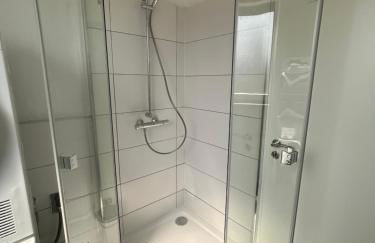 bookandstay24 com Dietzenbach 2 Zimmerwohnung mit Balkon, Küche und Parkplatz - Foto 13