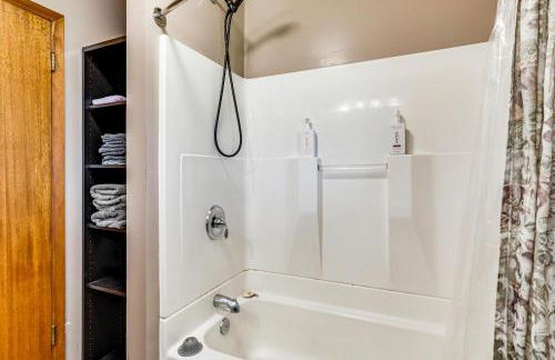 Secluded Albany Escape, Pet Friendly with Fee - Foto 24