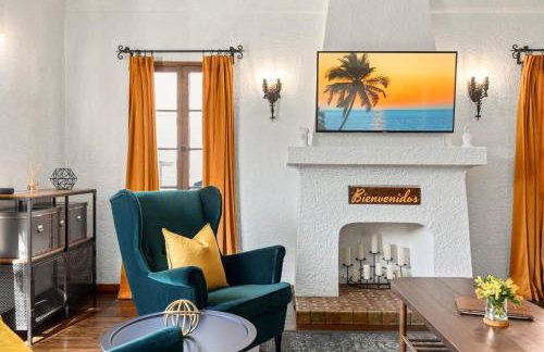 Visit the Beach from a Historic Downtown Apartment - NRP21-00092 - Foto 12