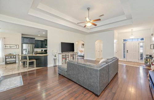 Cozy Retreat with Patio, Big Kitchen and Fishing Nearby - Foto 8