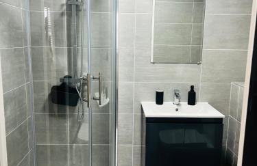 Luxurious New Home Near Airport - Foto 27