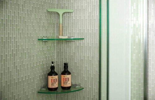 Quaint house, king bed 2min from down town - Photo 22