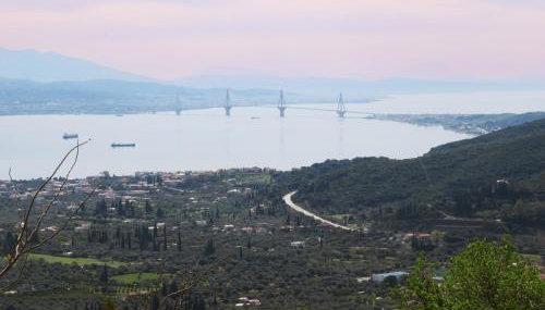 Up on the hill - Foto 3