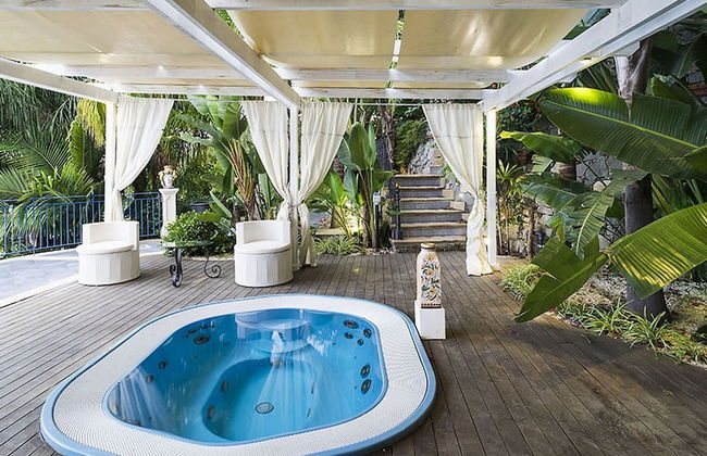 Exclusive Villa With Panoramic Swimming Pool and Hot Tub, Near the Sea - Foto 19