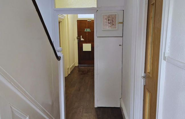 PRIVATE ROOMs In TOWN CENTRE FREE PARKING WIFI AND PATIO WITH AA STAY LTD - Foto 19