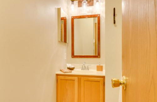 Charming Hidden Valley Resort Home Walk to Slopes - Foto 23