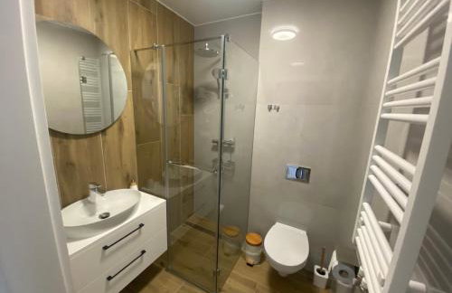 SOLEK, Apartamenty hotelowe i pokoje gościnne ze śniadaniem, przyjazne zwierzętom, wyjątkowe, z widokiem na Jezioro Jamno i w bardzo bliskiej odległości od morza - Foto 47
