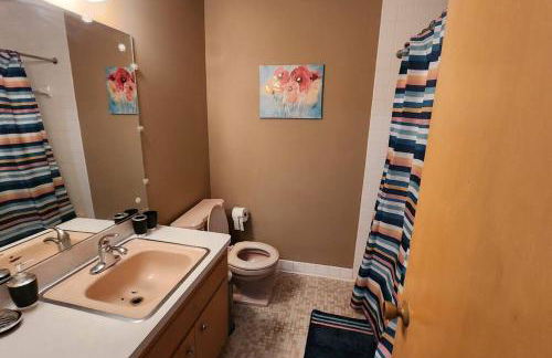 Tastefully Furnished 3bd @Euclid - Foto 2