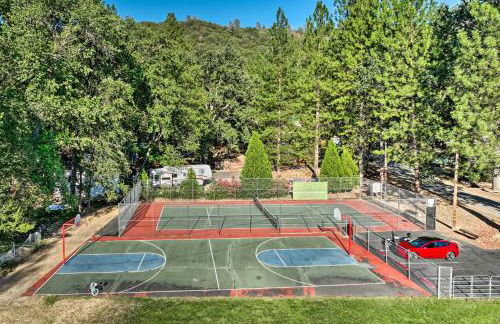 Game Room and Patio Picturesque Home in Sonora - Foto 31