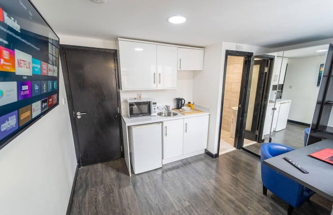 Stylish Studio for Short Term Near the City! - Photo 3