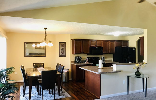 Spacious 3 BR Ranch House W Patio Yard in a Quiet Suburb - Foto 15