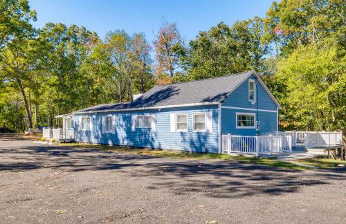 Walk to MIR Wooded Group Escape with Deck and Bar! - Foto 35