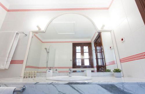 Andalusian villa on the sea and the bay of Malaga - Photo 60