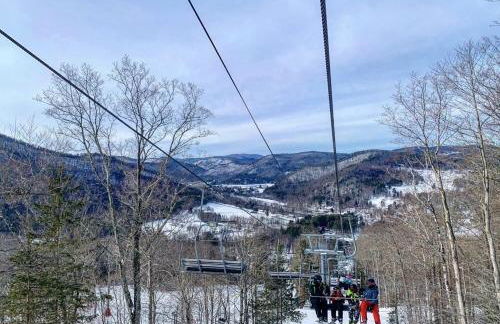 Luxury 4BR in Hudson Valley on a 8 Acre Estate - Hot Tub, Large Firepit, Oversized 38 Ft Deck! - Foto 43