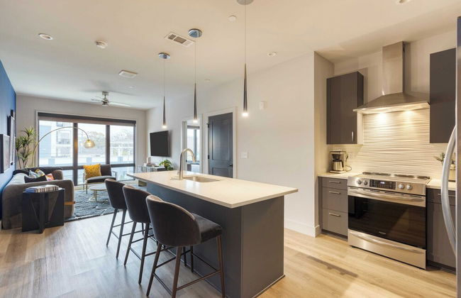 Whiskey River Walkable Midtown Location at Odyssey + Pool, Bbq, Fitness Room - Foto 12