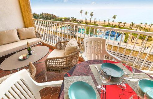 Nice Apartment In Pineda De Mar - Photo 1