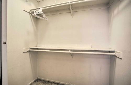 1 Mi to Dtwn Cathedral City Condo with Balcony - Foto 19