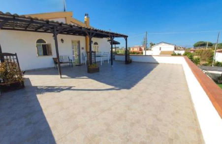 La Terrazza - 150m dal mare - [Ampia Terrazza Privata+Area Relax] - Photo 2