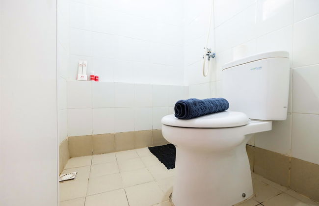 Homely 2 Bedroom at Bassura City Apartment By Travelio - Foto 19