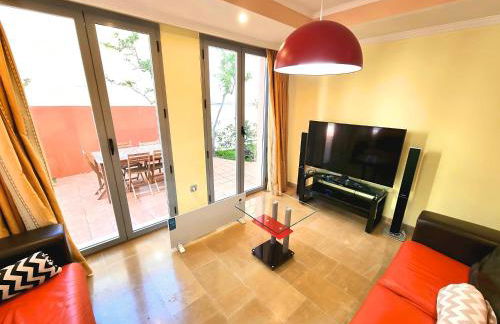 Stunning Home with Outdoor Swimmingpool, 4 Bedrooms and Wifi - Foto 12