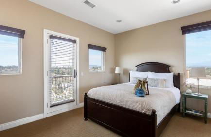 Palazzo Del Sol By AvantStay Breathtaking Home w Mountain Views Hot Tub - Photo 32