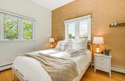 Elegant Gloucester Beach Getaway with Ocean Views! - Foto 17